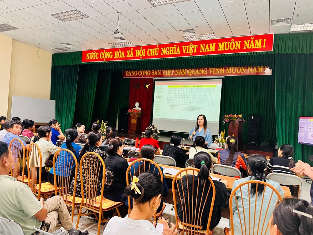 Trung tâm Y tế Tân Yên phối hợp tổ chức tập huấn Chương trình Chăm sóc dinh dưỡng 1000 ngày đầu...|https://syt.bacgiang.gov.vn/chi-tiet-tin-tuc/-/asset_publisher/6CWBO9WiZqsQ/content/trung-tam-y-te-tan-yen-phoi-hop-to-chuc-tap-huan-chuong-trinh-cham-soc-dinh-duong-1000-ngay-au-oi-nam-2024