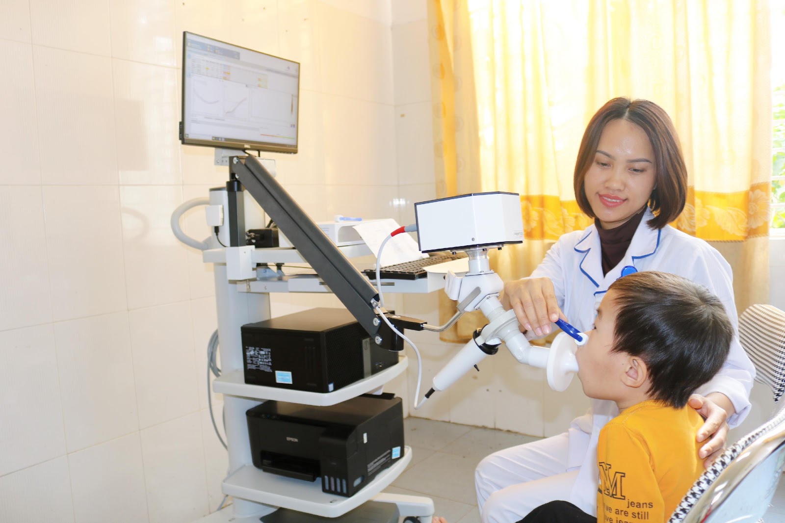 Bệnh viện Sản Nhi Bắc Giang đưa vào sử dụng Máy thăm dò chức năng hô hấp Vyntus IOS tiên tiến,...