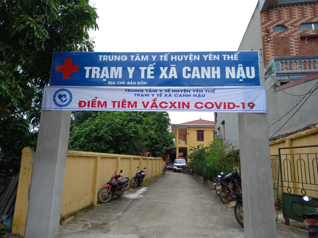 Yên Thế tổ chức tiêm vắc xin phòng Covid 19 cho 285 đối tượng tại điểm tiêm xã Canh Nậu