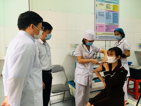Bắc Giang tổ chức thực hiện công tác an toàn tiêm chủng vắc xin phòng Covid-19