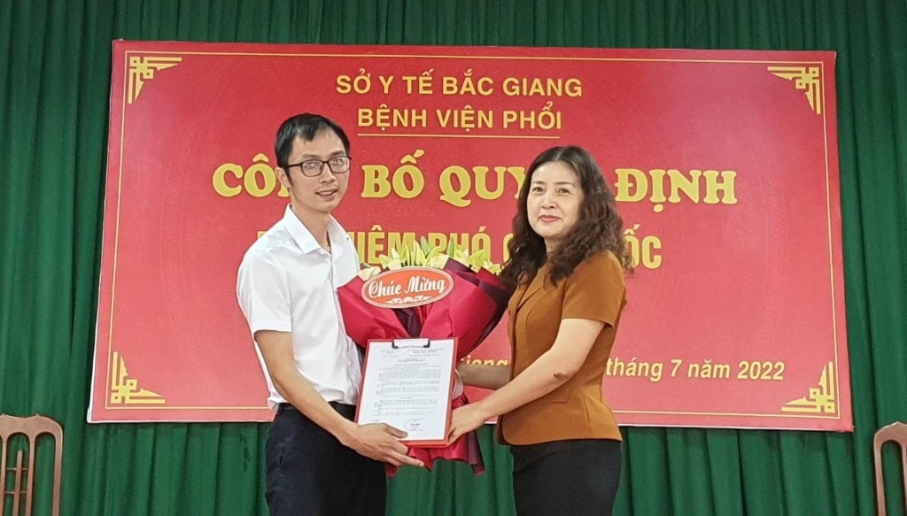 Công bố Quyết định bổ nhiệm Phó Giám đốc bệnh viện Phổi Bắc Giang
