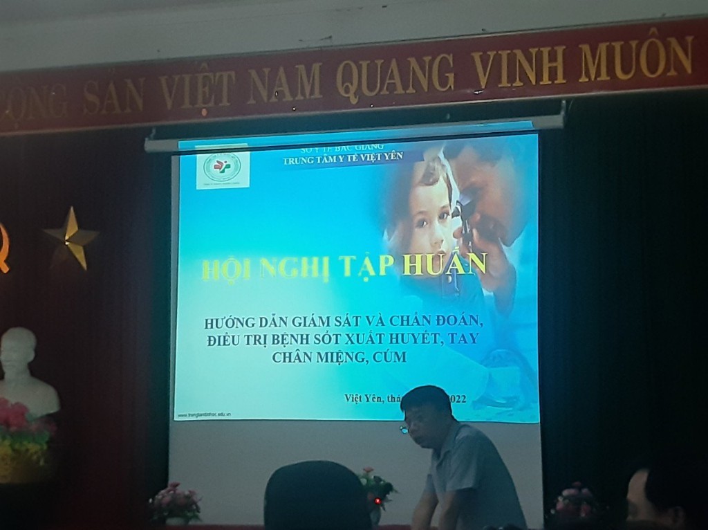 Trung tâm Y tế Việt Yên tổ chức Hội nghị tập huấn Hướng dẫn giám sát và chẩn đoán, điều trị bệnh...