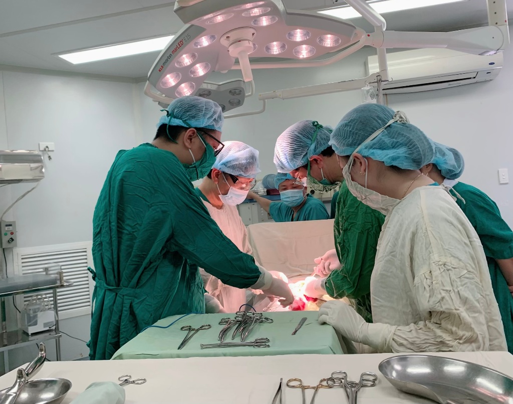 Bảo tồn tử cung cho sản phụ bị rau cài răng lược ở góc sừng tử cung tại Bệnh viện Sản Nhi Bắc Giang