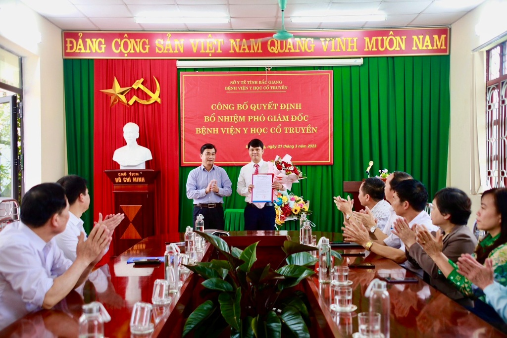 Lễ Công bố và trao quyết định bổ nhiệm Phó Giám đốc Bệnh viện Y học cổ truyền tỉnh Bắc Giang