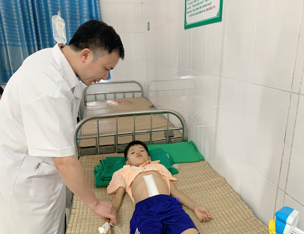 Cứu sống bé trai 08 tuổi bị vỡ lách nguy hiểm tính mạng tại Bệnh viện Sản Nhi Bắc Giang
