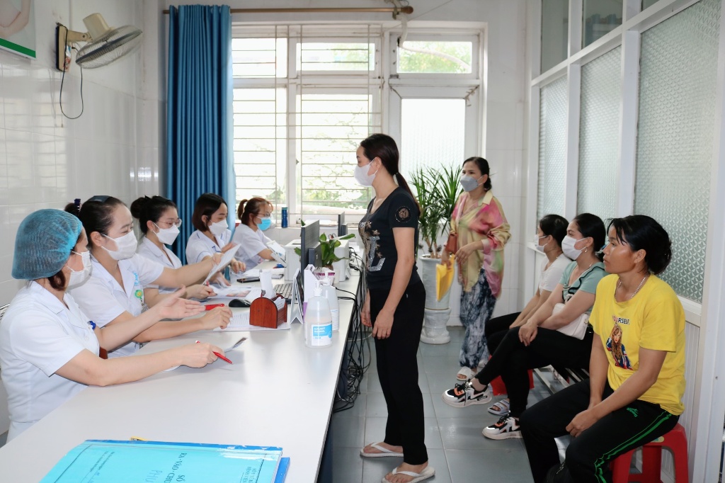 Bệnh viện Sản Nhi Bắc Giang khám sức khoẻ miễn phí đợt 02 cho 300 nữ đoàn viên, công nhân viên...