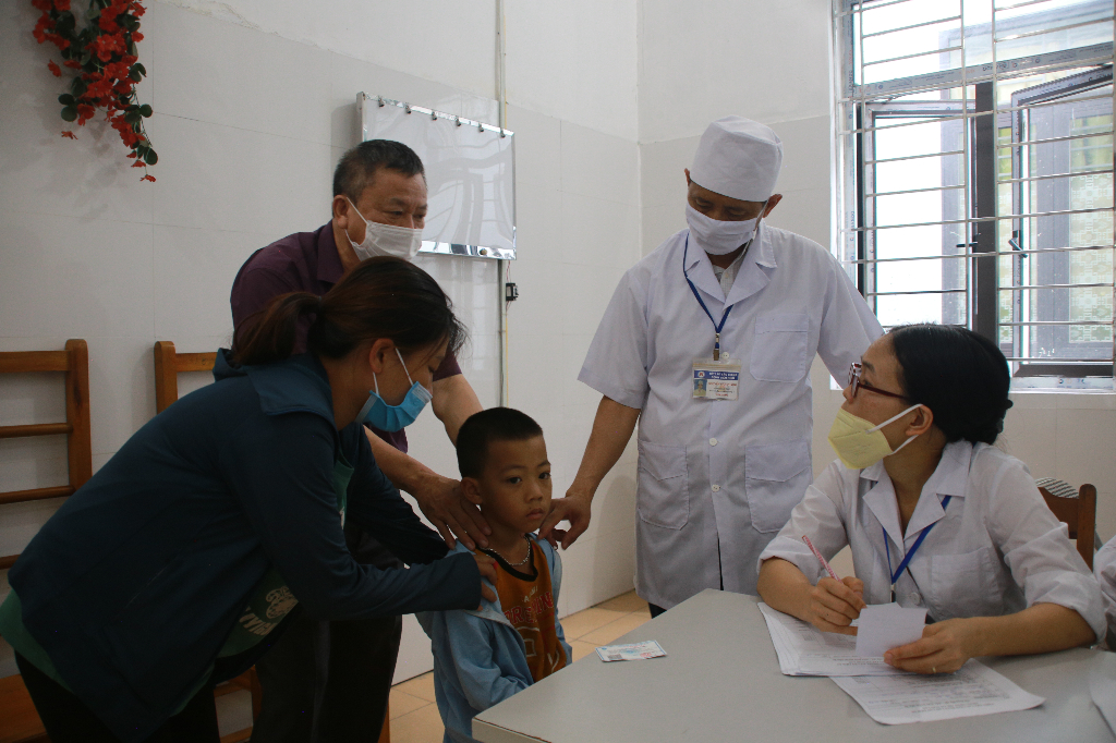 Bệnh viện Phổi Bắc Giang tổ chức sàng lọc phát hiện chủ động bệnh lao và lao tiêm ẩn cho trẻ em...
