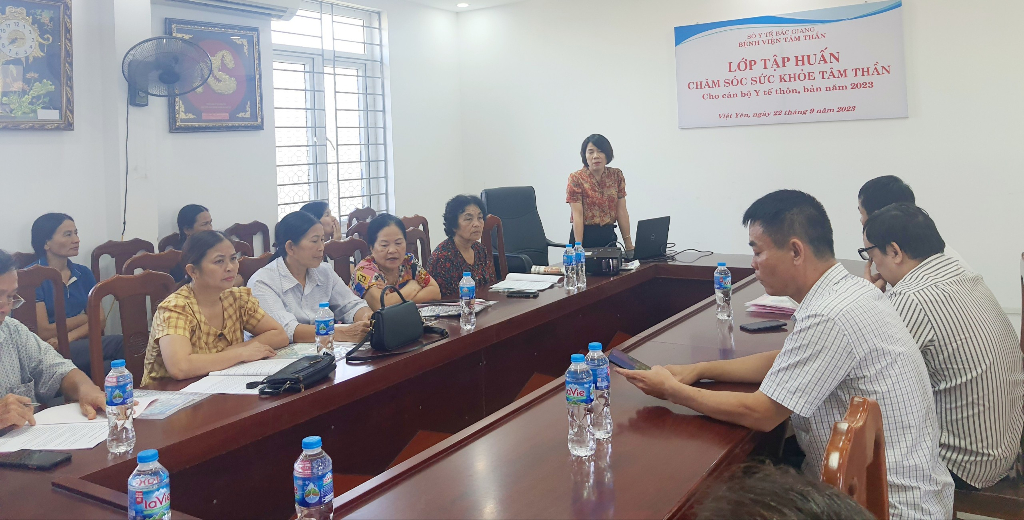 Nhân viên y tế thôn thuộc 03 xã của huyện Việt Yên được tập huấn chuyên khoa tâm thần
