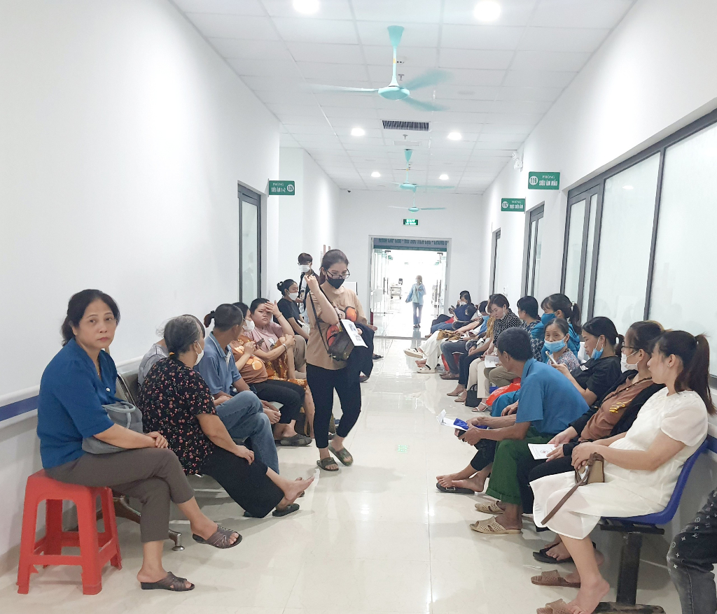 Ngày đầu tiên vận hành và sử dụng tòa nhà 07 tầng của Trung tâm Y tế huyện Việt Yên