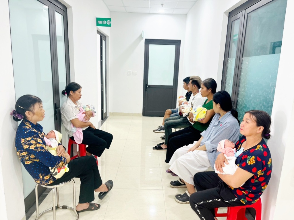 Trung tâm Y tế huyện Việt Yên triển khai tiêm vắc xin phòng Lao (BCG) cho trẻ sơ sinh