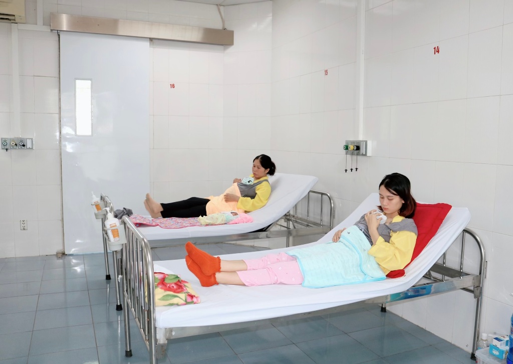 Chăm sóc trẻ sinh non bằng phương pháp Kangaroo tại Bệnh viện Sản Nhi Bắc Giang