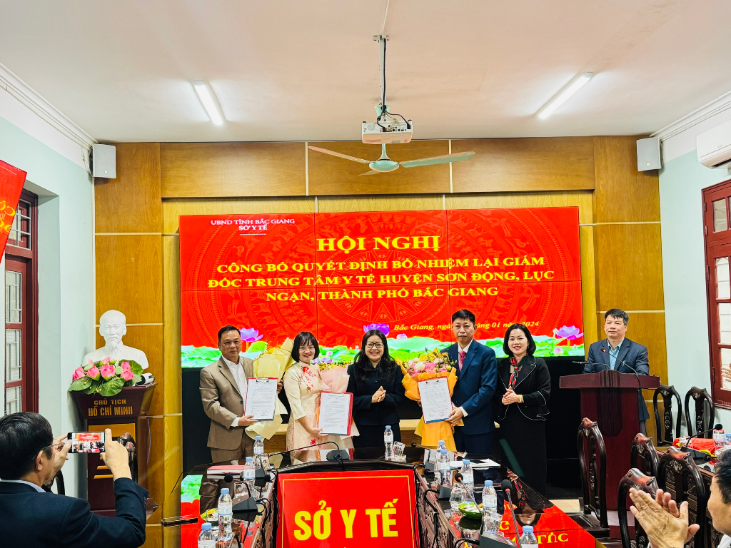 Sở Y tế công bố Quyết định bổ nhiệm lại Giám đốc TTYT huyện Sơn Động, Lục Ngạn và thành phố Bắc...