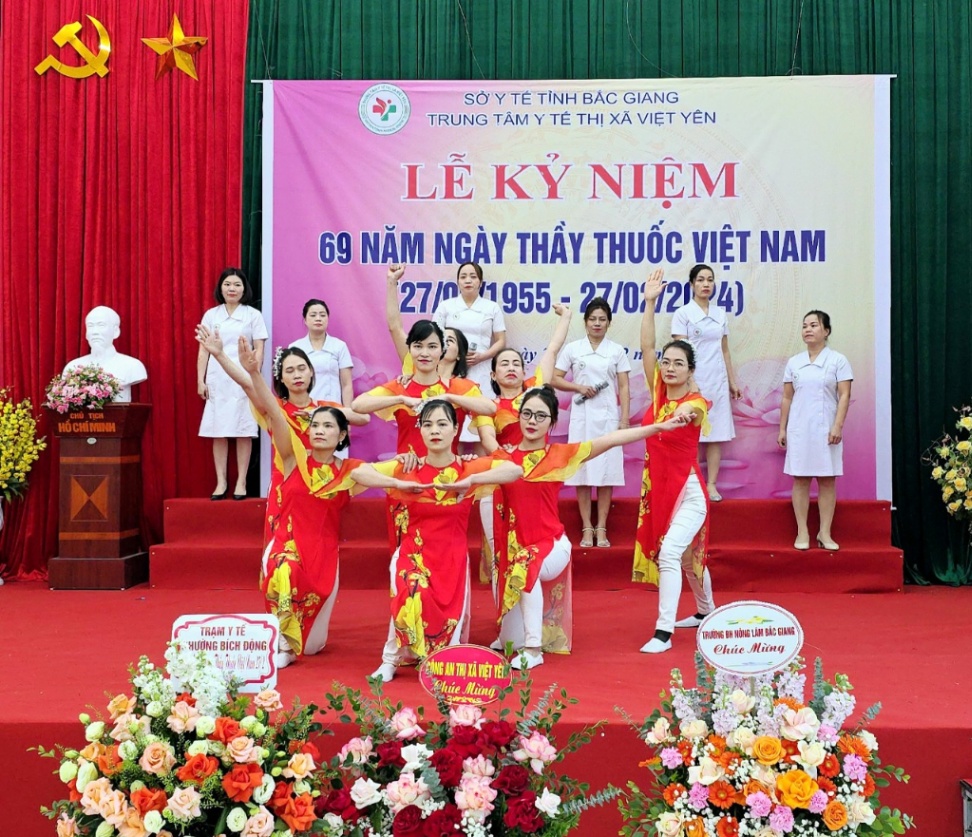 Trung tâm Y tế Việt Yên: Lễ kỷ niệm 69 năm Ngày Thầy thuốc Việt Nam 27/2
