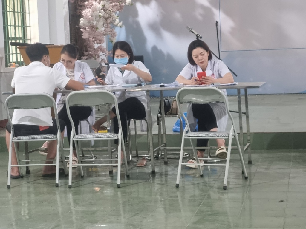 Khám và tư vấn điều trị PrEP lưu động cho các đối tượng có nguy cơ lây nhiễm HIV tại huyện Lục Nam