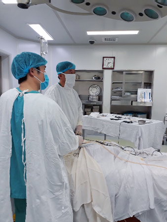 Phẫu thuật cắt bỏ u nang bì buồng trứng xoắn cho bé gái 7 tuổi tại Bệnh viện Sản Nhi Bắc Giang