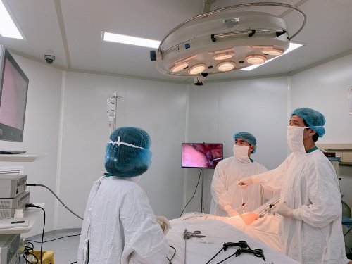 Phẫu thuật nội soi cắt bỏ u nang buồng trứng cho Thai phụ tại Bệnh viện Sản Nhi Bắc Giang