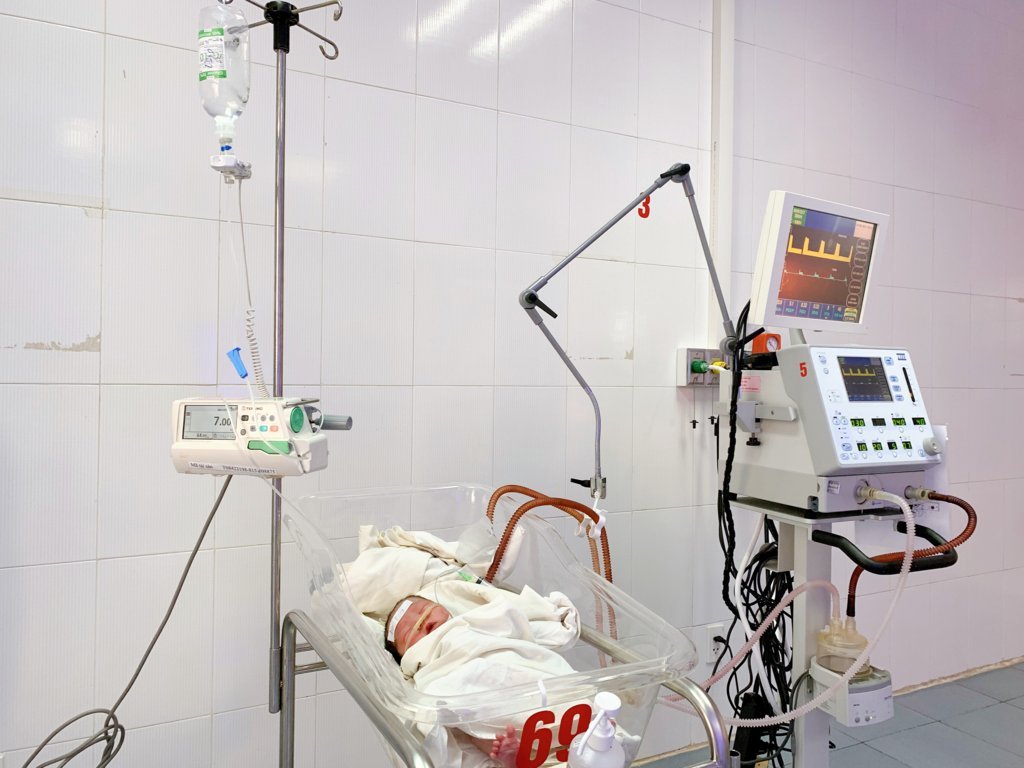 Cứu sống sản phụ viêm màng não nặng, suy thai cấp chuyển dạ sinh non tại Bệnh viện Sản Nhi Bắc Giang