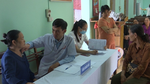 Khám, cấp thuốc miễn phí cho hơn 400 đối tượng trên địa bàn thành phố Bắc Giang