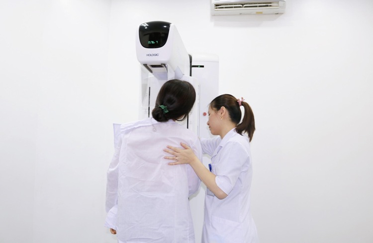 Bệnh viện Sản Nhi Bắc Giang đưa vào sử dụng Máy chụp vú 3D Mammography thế hệ mới  - Bước tiến...