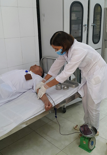 Giám đốc TTYT Việt Yên kịp thời hiến máu cứu người bệnh