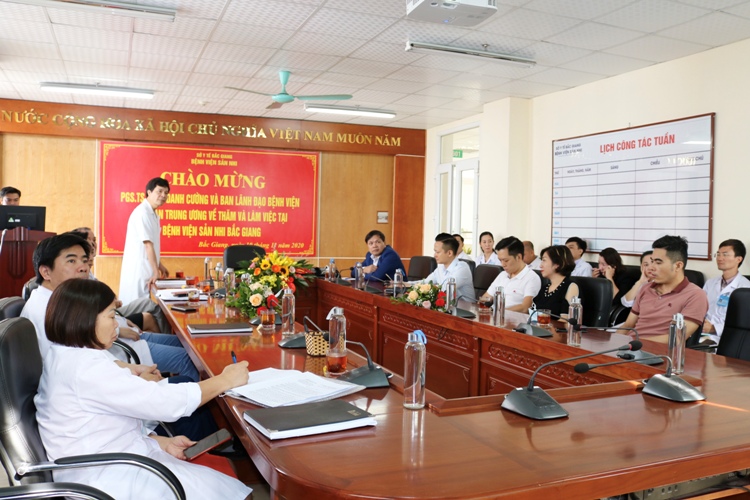 Đoàn công tác Bệnh viện Phụ Sản Trung ương tới thăm và làm việc tại Bệnh viện Sản Nhi Bắc Giang