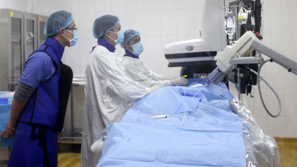 Bệnh viện Đa khoa tỉnh thực hiện kỹ thuật nút mạch trong điều trị ung thư gan