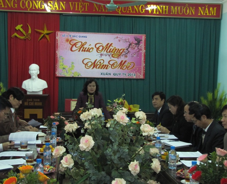 Thứ trưởng Bộ Y tế Nguyễn Thị Xuyên:  Thăm và kiểm tra công tác chuẩn bị tết Quý tỵ 2013