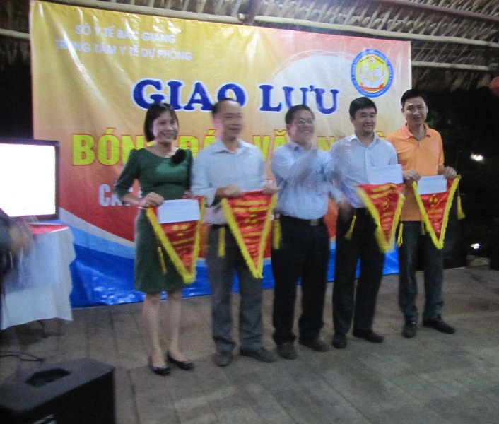 Trung tâm Y tế dự phòng tỉnh Bắc Giang  Tổ chức giải bóng đá hữu nghị Hoàng Hoa Thám