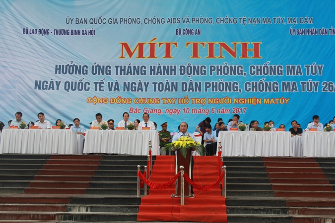 Bắc Giang: Mít tinh hưởng ứng tháng hành động phòng, chống ma túy, ngày quốc tế và ngày toàn dân...