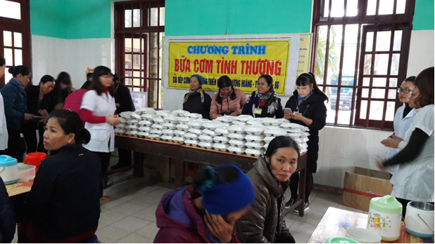 Chương trình bữa cơm tình thương cho người bệnh tại bệnh viện Phục hồi chức năng tỉnh Bắc Giang