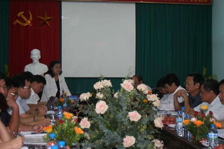 Thứ trưởng Bộ Y tế Nguyễn Thị Xuyên thăm và làm việc với ngành Y tế Bắc Giang